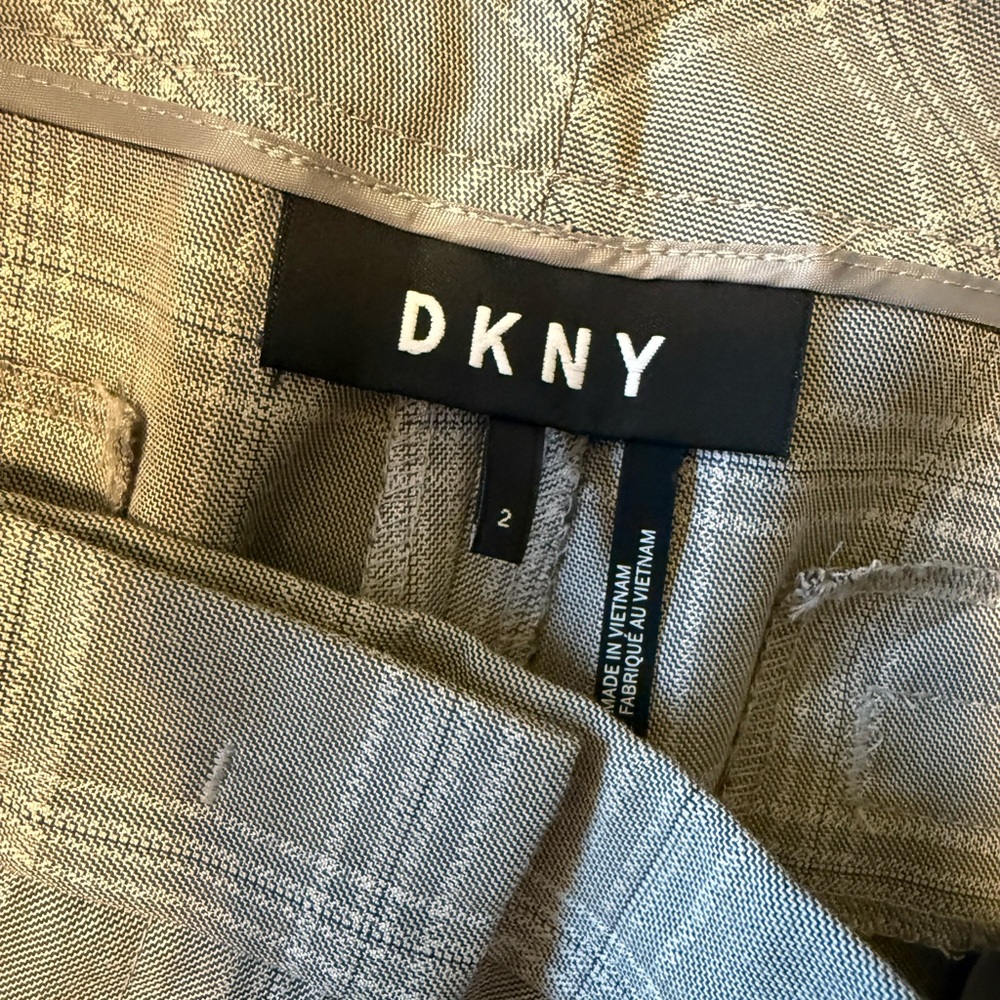 DKNY Gray and White Cropped Plaid Pants - Picture 4 of 4